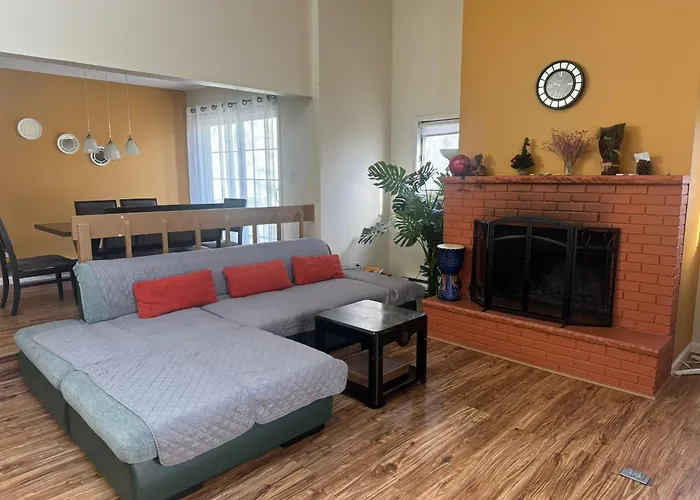 Cozy And Quiet Place To Relax And Unwind .