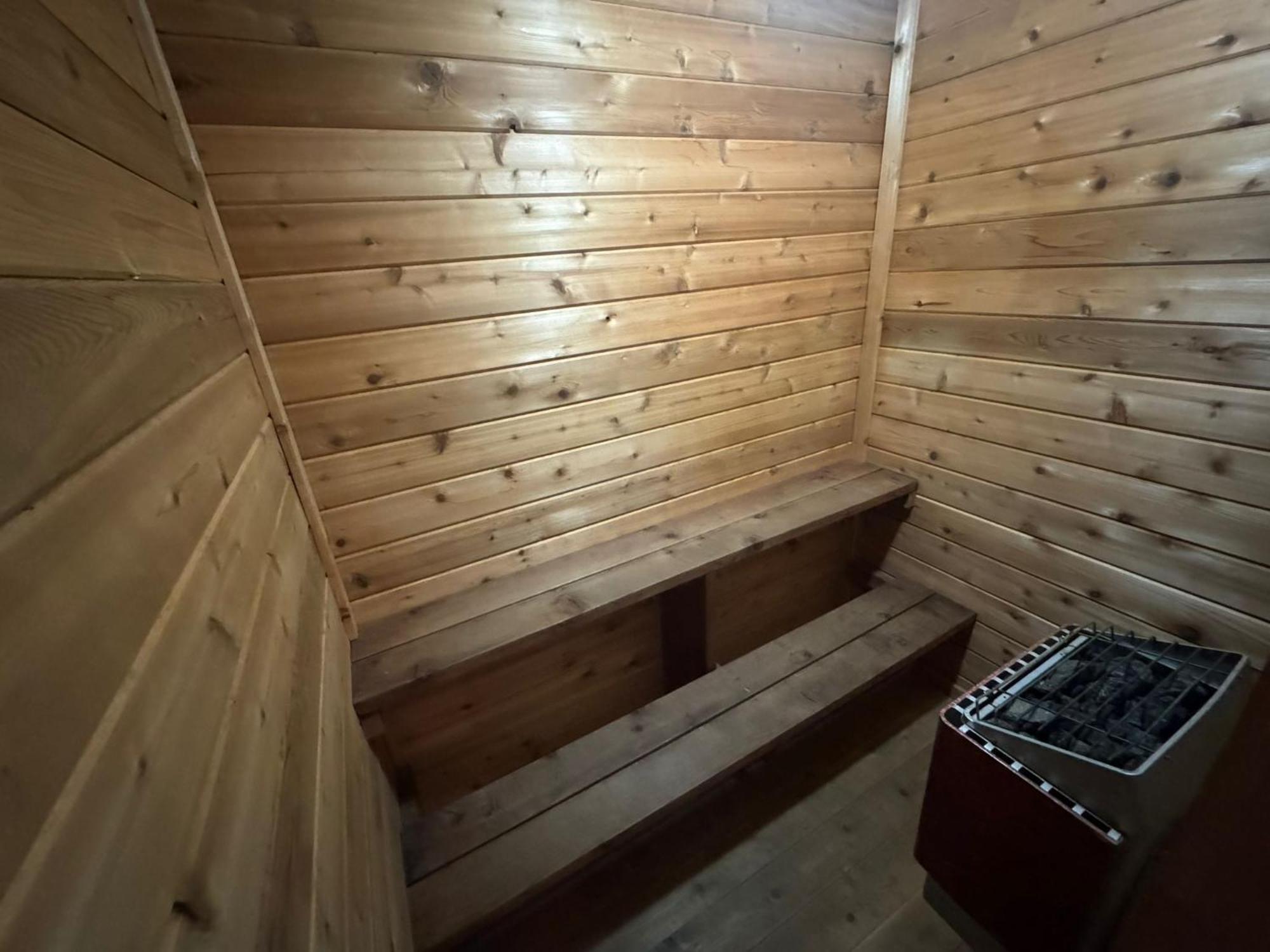 Cozy And Quiet Place To Relax And Unwind . *
